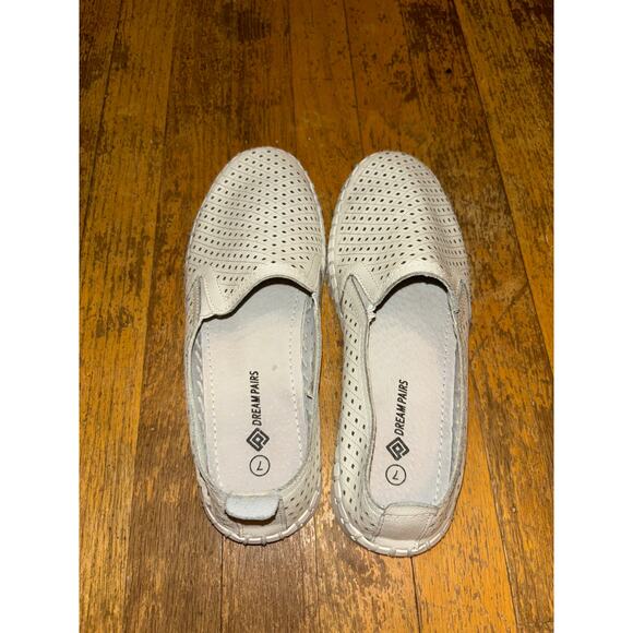 Dream Pairs White Slip-On Shoes - 7 - Picture 4 of 9